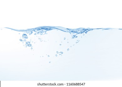 salpicaduras de agua aisladas sobre fondo blanco, bellas salpicaduras de agua limpia