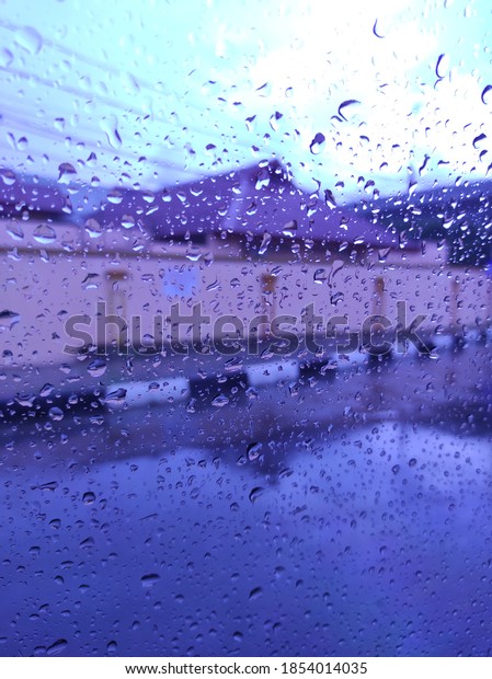 water spots on car\
window