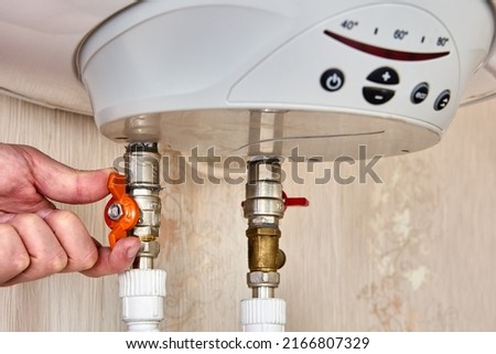 Water system fitting full bore brass ball valve with butterfly handle for electric tank water heater starting.