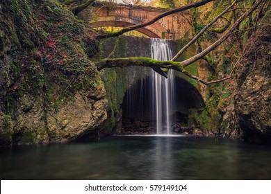Waterfall of fasces