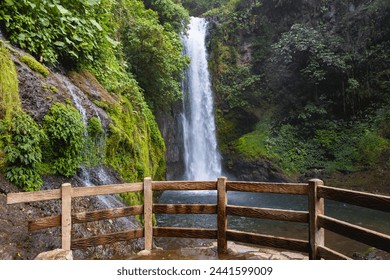 Waterfall in La Paz Waterfall Gardens Nature Park, Alajuela, Ala - Powered by Shutterstock