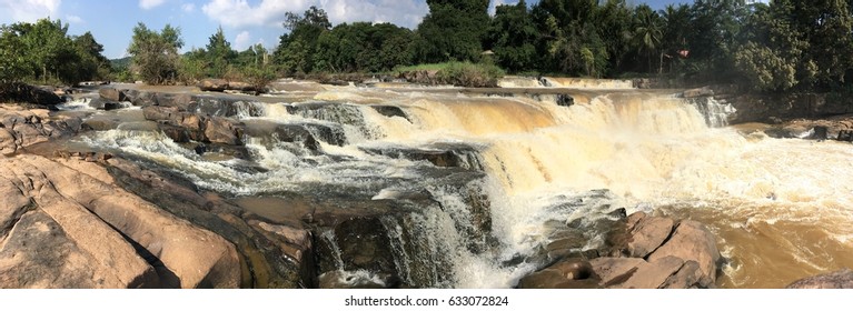 Waterfall panoramic.