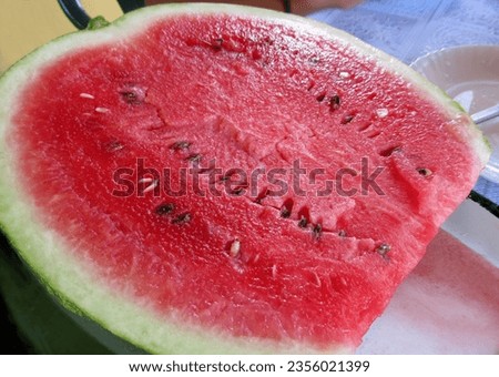 Watermelon, sweet and juicy, making it the perfect treat to quench your thirst during the summer heat.
Watermelon mainly consists of water (91%) and carbohydrates (7.5%)     
