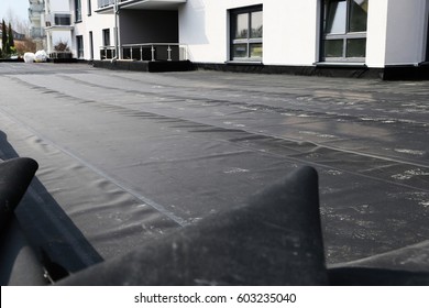 Waterproofing flat roof with bitumen