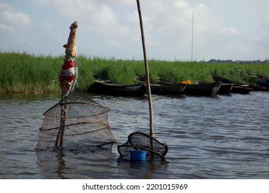 Waters Fisherman Sink Boat Benin Canoe Rudder