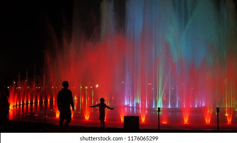 
watershow in night