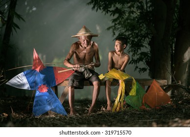 Wau Kite-making