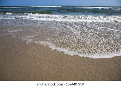 Wave Washington Onto Shore South Ocean Stock Photo 1524407984 ...