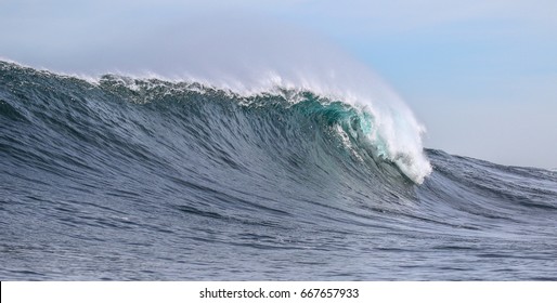 29,484 Barrel Waves Images, Stock Photos & Vectors | Shutterstock