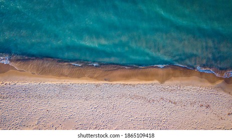 Waves Crashing Down On Oval Beach