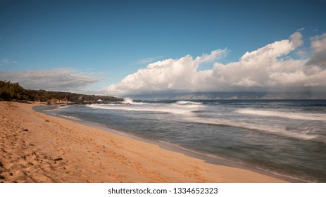 Waves at Ironwoods beach, Maui, Hawaii, United States