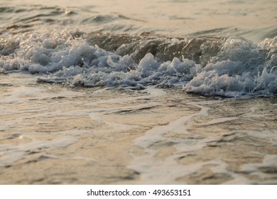Waves in ocean Splashing Waves