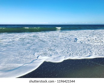 Waves Rolling In