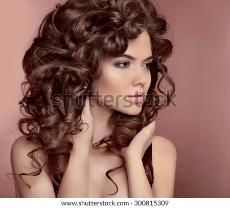Wavy Hair Beautiful Girl Makeup Curly Stockfoto Jetzt