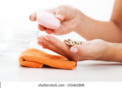 The Way Of Cleaning Golden Jewelry - Soap And A Water