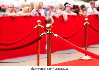 Way to success on the red carpet (Barrier rope)