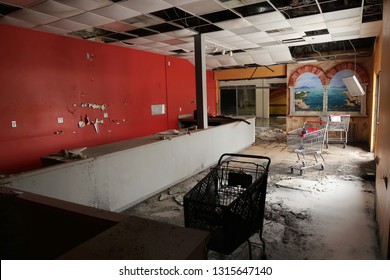 WAYNE, NEW JERSEY/USA - February 13, 2019: Interior Of The Abandoned Wayne Hills Mall At 1 Wayne Hills Mall, Wayne, NJ 07470. Editorial Use Only.                                                   