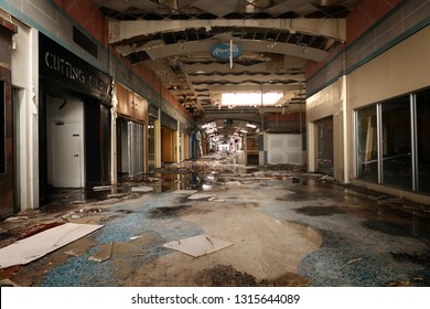 WAYNE, NEW JERSEY/USA - January 2, 2019: Interior Of The Abandoned Wayne Hills Mall At 1 Wayne Hills Mall, Wayne, NJ 07470. Editorial Use Only.                              