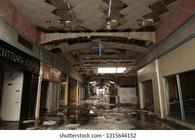 WAYNE, NEW JERSEY/USA - January 2, 2019: Interior Of The Abandoned Wayne Hills Mall At 1 Wayne Hills Mall, Wayne, NJ 07470. Editorial Use Only. 