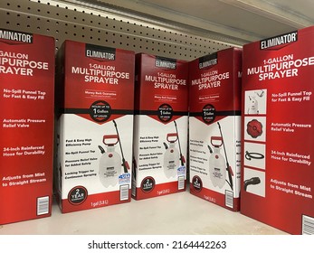 Waynesboro, Ga USA - 05 26 22: Walmart Supercenter Retail Store Lawn Pump Sprayer