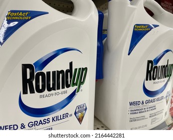 Waynesboro, Ga USA - 05 26 22: Walmart Supercenter Round Up Weed Killer Side View