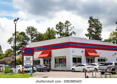 Waynesboro, Ga USA - 07 01 21: Old Small Town Vintage Corner Store