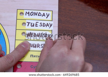 We paste the days of the week