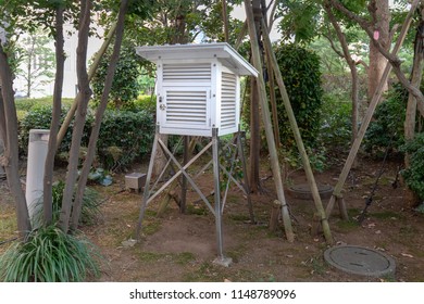 Weather Station For Monitoring Ambient Air Pressure, Humidity, Temperature