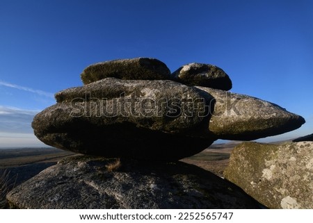A weathered boulder on Hawk's Tor Temple Bodmin Moor Cornwall Stock fotó © 