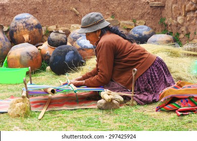 Weaving Peruvian Cloth