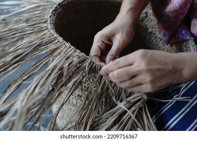 Weaving Process Done Traditional Way Direct Stock Photo 2209716367 ...