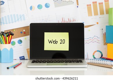  WEB 2.0 sticky note pasted on the laptop screen
