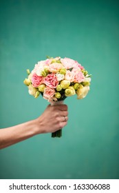 207,525 Holding bouquet in hand Images, Stock Photos & Vectors