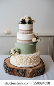 Wedding Cake - Shutterstock ID 550824838