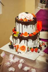 Wedding Cake With Chocolate.