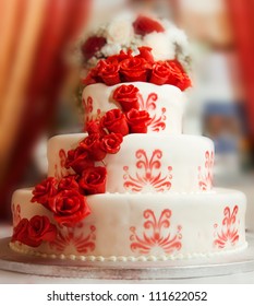 Wedding Cake With Red Roses