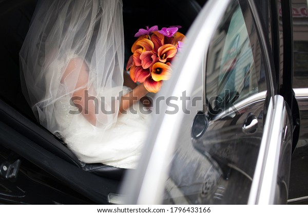 wedding car decoration with
roses