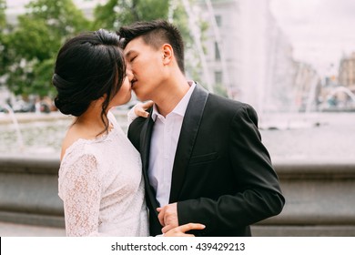 Asian kisses dating site in Surabaya