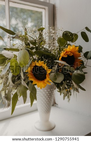 Similar – Foto Bild Wildblumenstrauß auf dem Tisch am Fenster