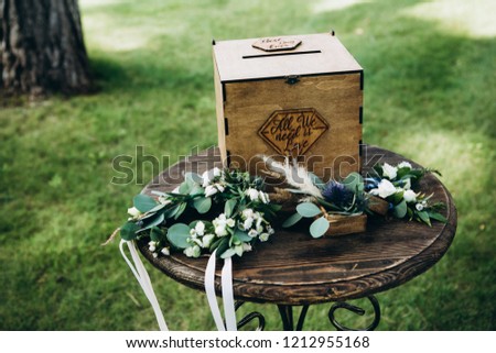 Wedding decor and floral elements