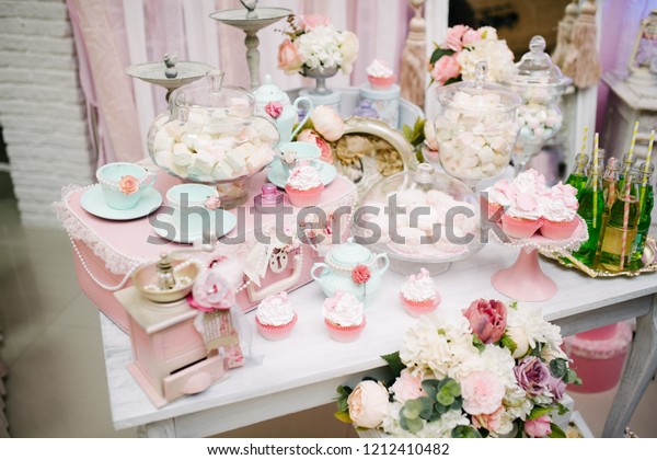 wedding decorations and accessories