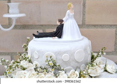 wedding figurine