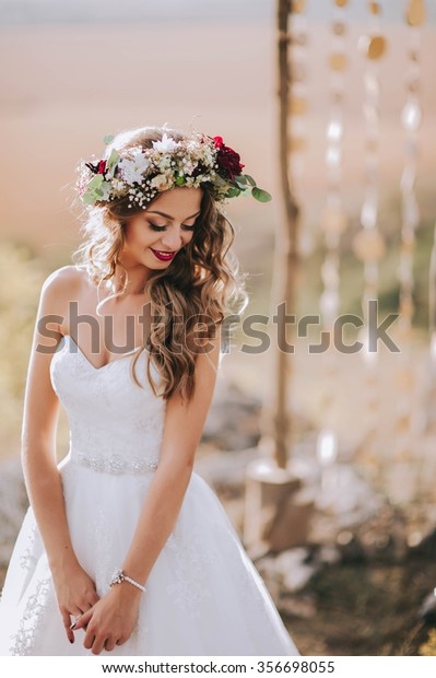 Wedding Flower Decorations Hair Bride Stock Photo Edit Now 356698055