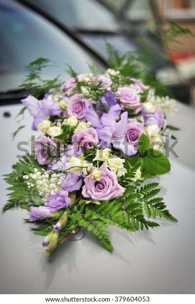 Wedding Flowers on The wedding\
car
