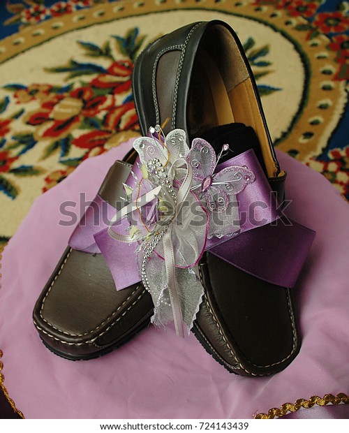Wedding Gift Decoration Shoes Stock Photo Edit Now 724143439