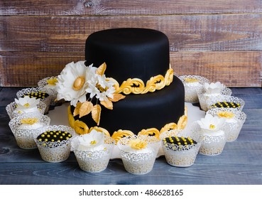 Black Gold Cupcake Images Stock Photos Vectors Shutterstock