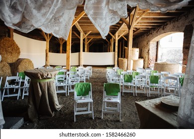 Wedding Location In A Barn