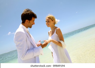 11,081 Wedding Rings On Beach Stock Photos, Images & Photography ...