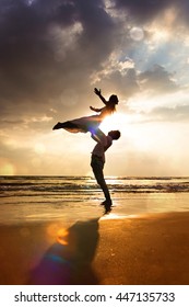 Wedding Photo In Indian Ocean Sri Lanka Sunset Dance