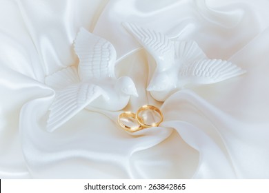 coince dove weddings rings